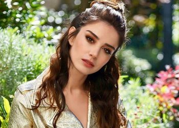 Özge Gürel Venedik Film Festivali’nde göz kamaştıracak