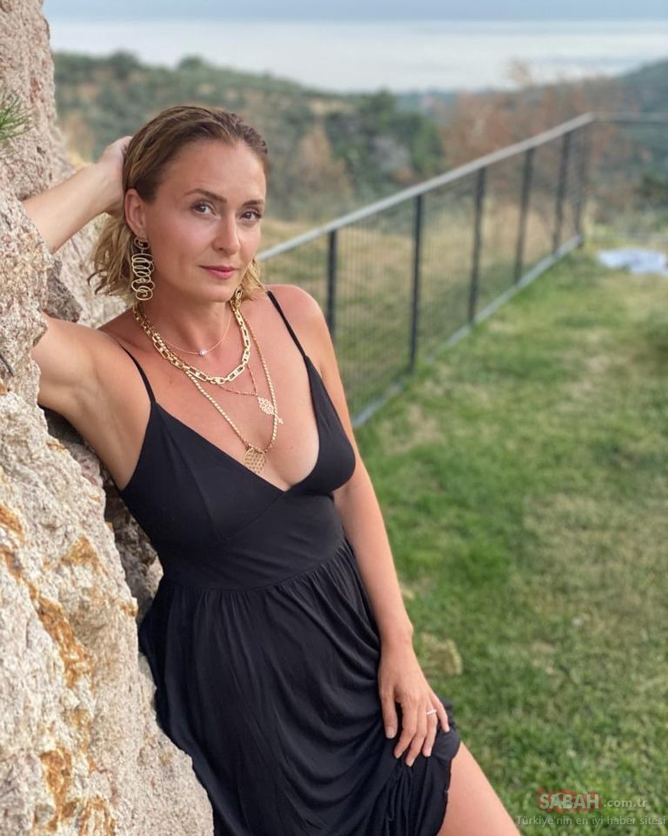 Ceyda Düvenci hastanelik oldu
