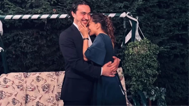 ‘Güzel Günler’ dizisinin yıldızları Burak Dakak ve Leyla Tanlar nişanlandı
