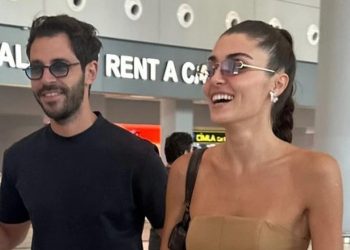 Hande Erçel ile Hakan Sabancı, Bodrum dönüşü havalimanında görüntülendi