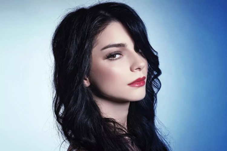 Merve Boluğur annesiyle birlikte doğum günü alışverişinde