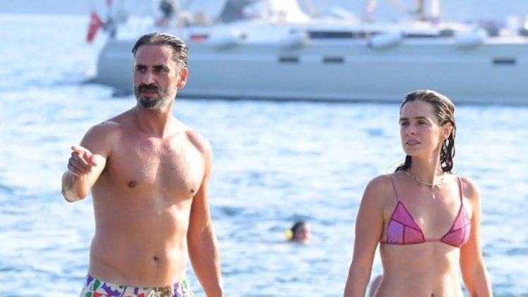 Özge Özpirinçci ve Burak Yamantürk: Biz tatilden dönemiyoruz