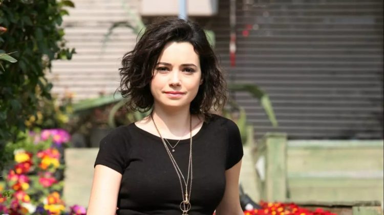 Özgü Namal yeni proje öncesi alışverişe çıktı