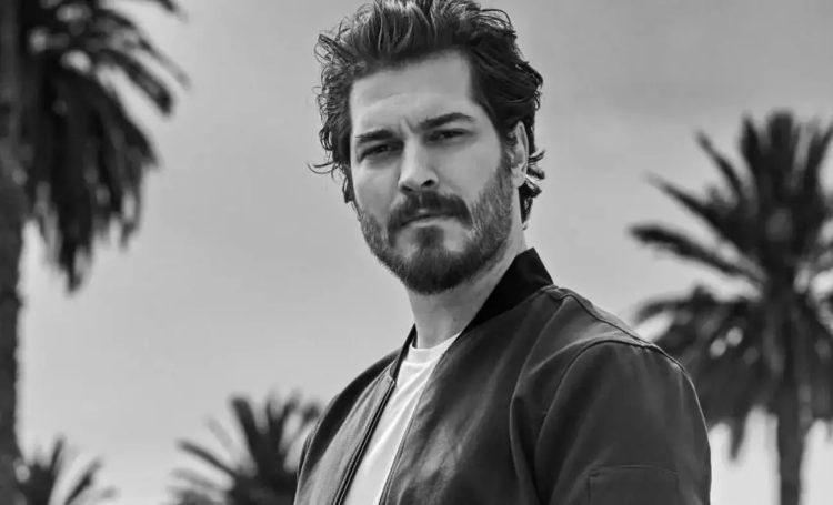 Oğuzhan Uğur ile Çağatay Ulusoy paylaşımına ilginç yorumlar: “Yanındaki kim?”