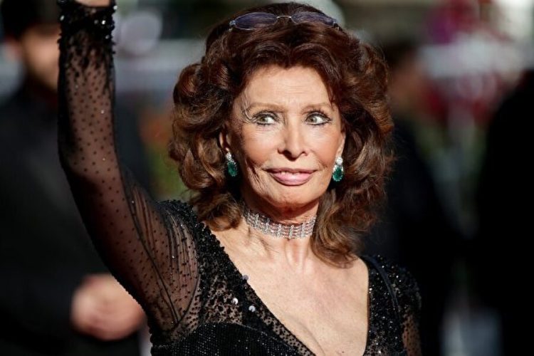 Sophia Loren hastaneye kaldırıldı!