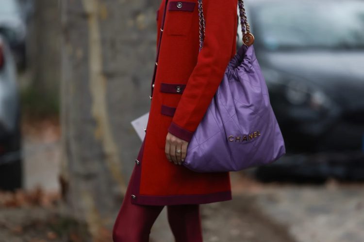 Chanel 22 Tote Bag ile sessiz lüks akımına meydan okuyor