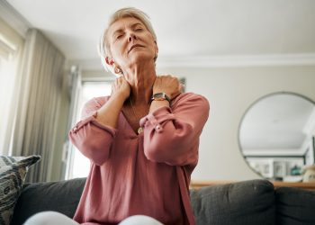 Geçmeyen vücut ağrılarının sebebi fibromiyalji olabilir!