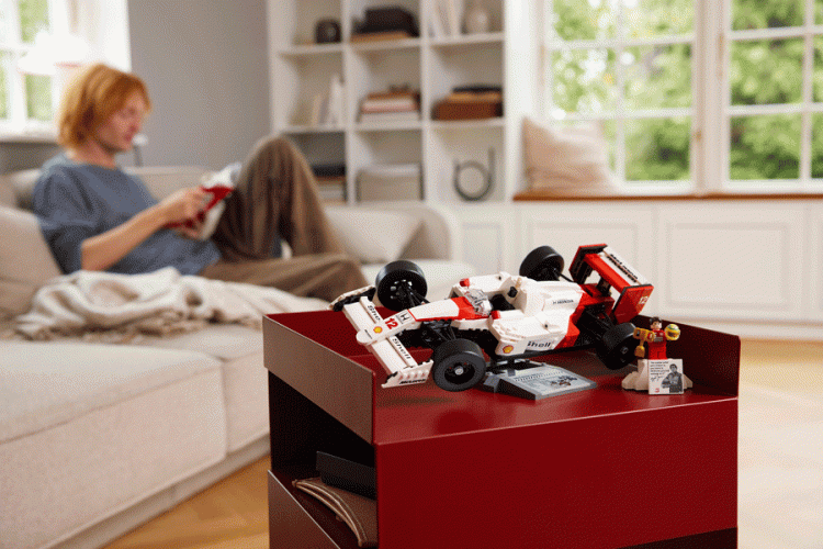 Lego’dan yeni yarış arabaları