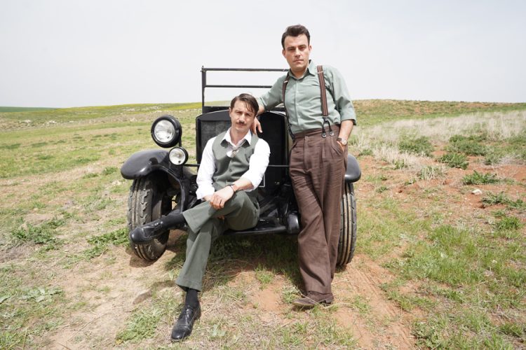 Bir Cumhuriyet Şarkısı filminin oyuncuları kendi karakterlerini anlattı