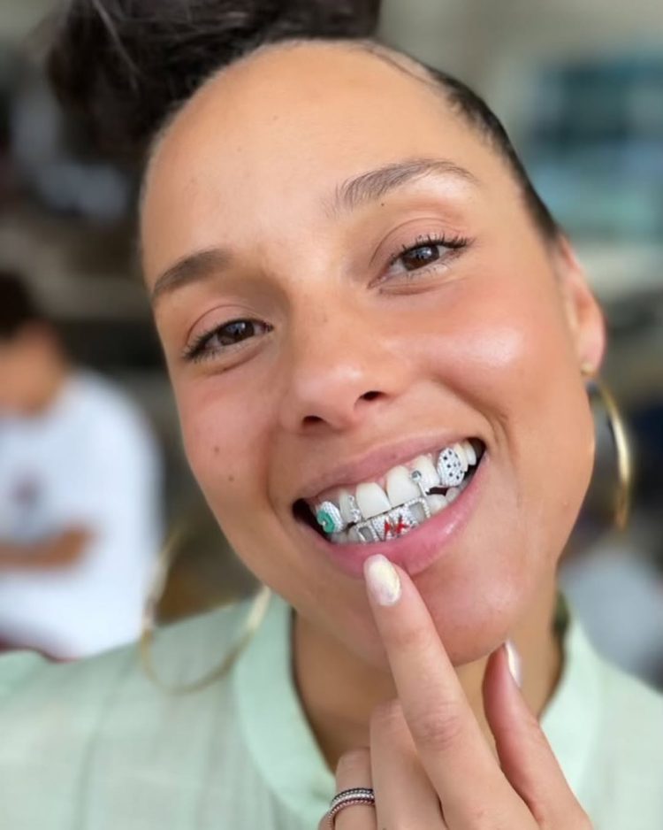 Grillz: Moda, ifade ve stil üzerine bir inceleme