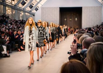 Londra Moda Haftası sürdürülebilirlikte öncü bir adım atıyor