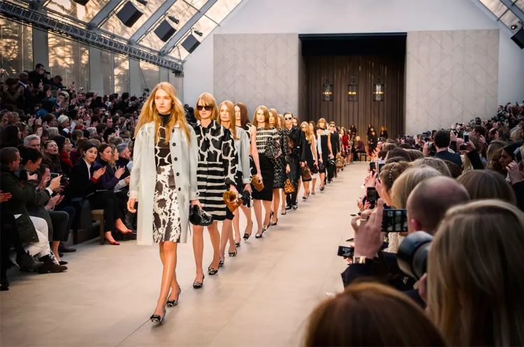 Londra Moda Haftası sürdürülebilirlikte öncü bir adım atıyor