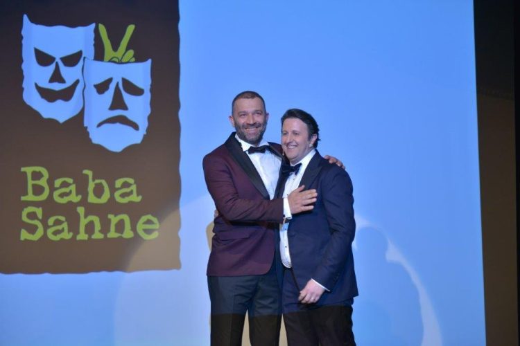 İlker Ayrık ‘Bir Baba Hamlet’ kadrosunda