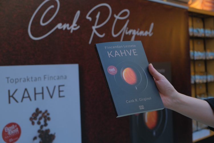 Kahvenin izinde bir gün: Beta Yeni Han’da kitap tanıtımı