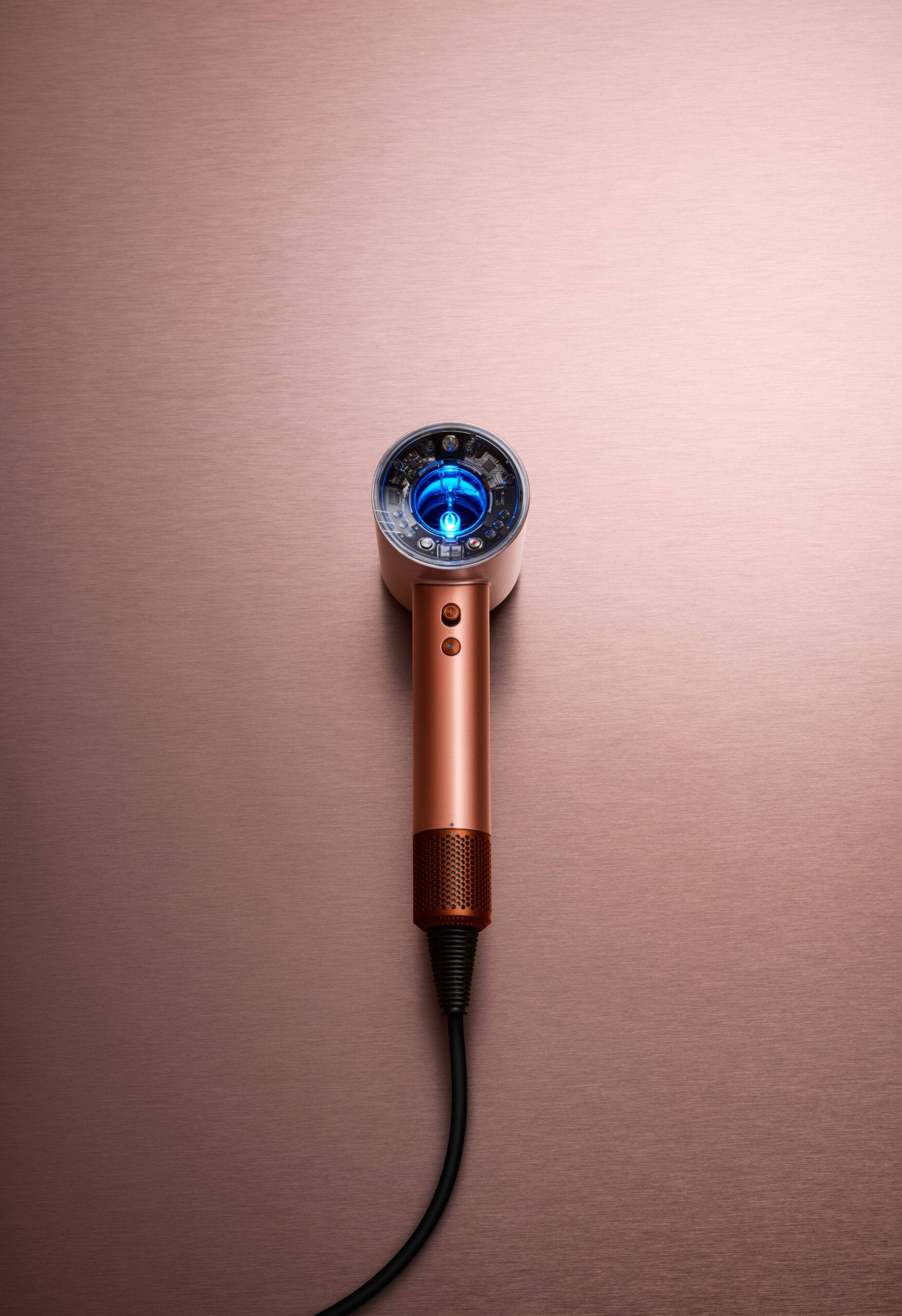 HD16_DKPCHTRLCHMBUR_158-RGB-Flatlay-Q42025-BlueGlow-TampoNew-A2_MIX - All Magazine